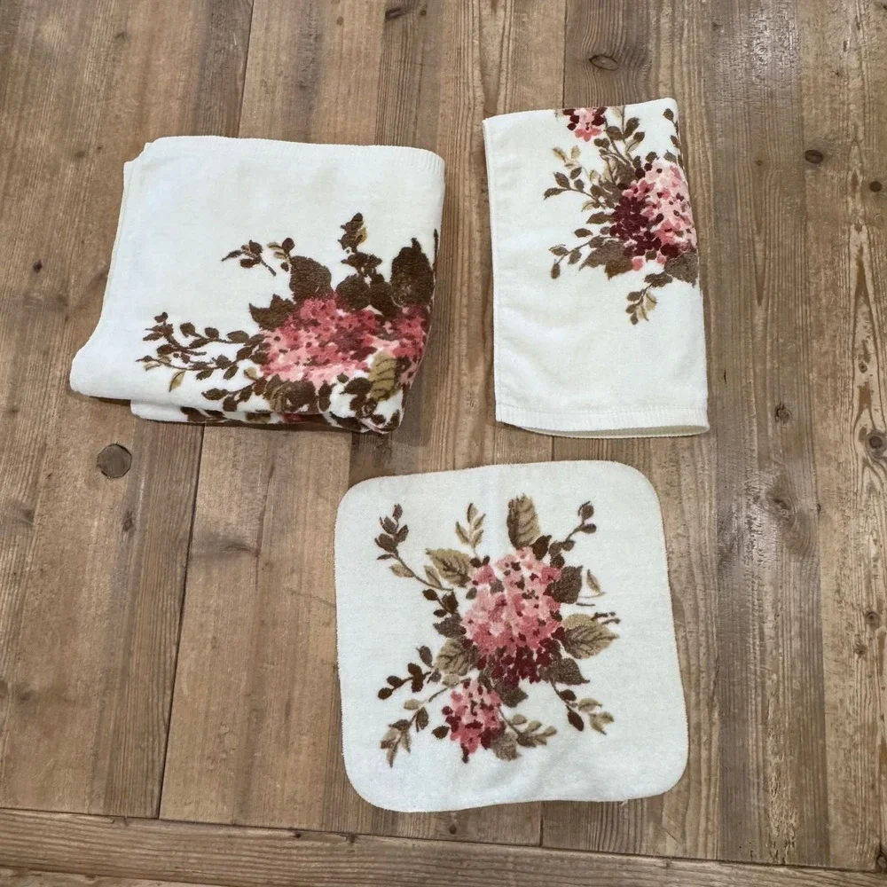 Vintage Towel Set Floral Hydrangea Springmaid 3 Piece Pink Brown White USA Made